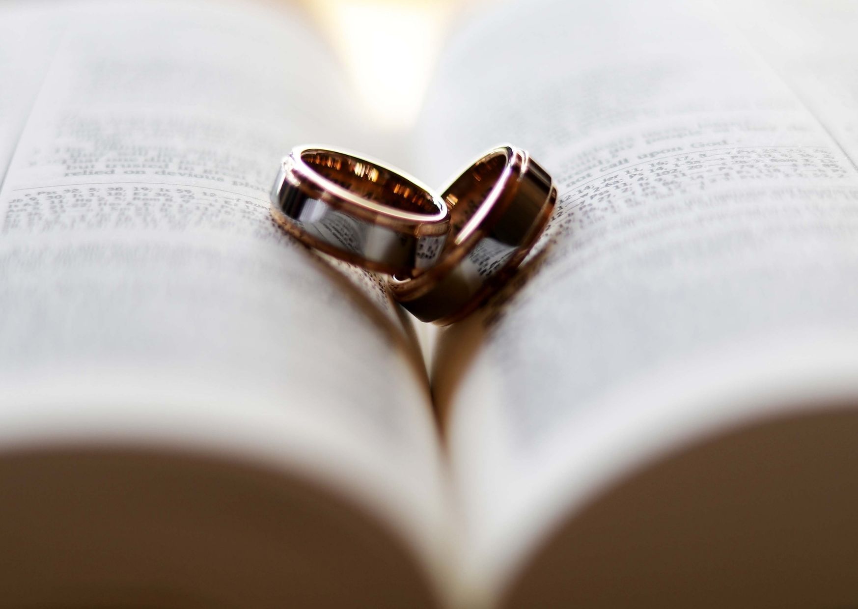 結婚式コロナ対策 コロナ禍でもできる余興 演出 7選 Wedding Fes Magagine Value Management Inc 結婚式コロナ対策 コロナ禍でもできる余興 演出 7選 Wedding Fes Magagine Value Management Inc