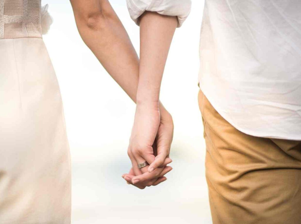 顔合わせにカジュアルな服装で行くときのマナー(男性・女性・親)